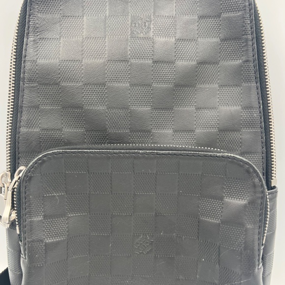 LV Avenue Slingbag preloved - Picture 12 of 13